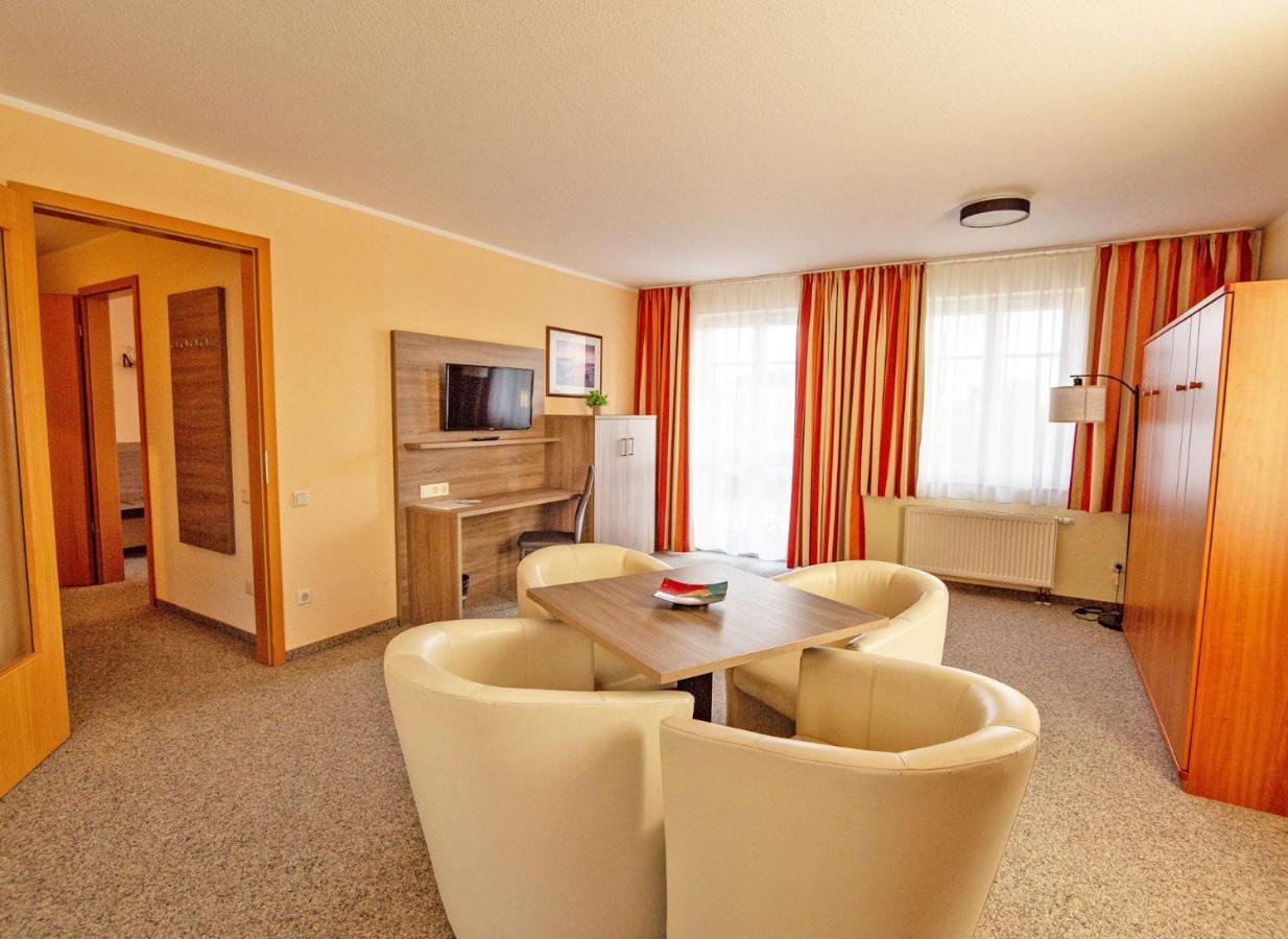 Hotel Zur Sonne Waren  Eksteriør billede